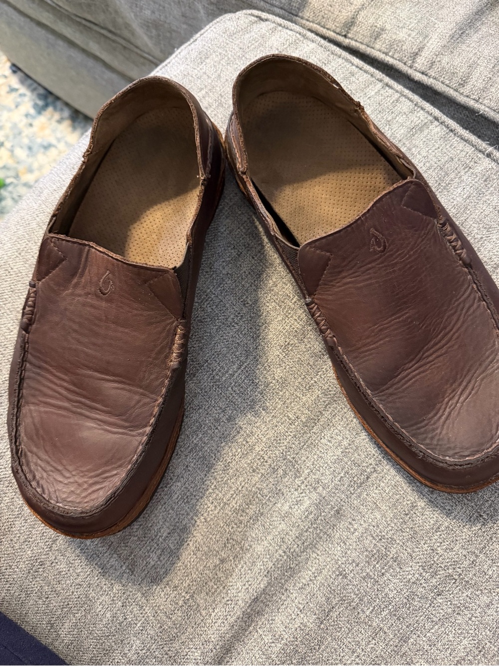 OluKai Men's Moloa Dark Brown Leather Slip-On Loafers Size 9.5M GUC